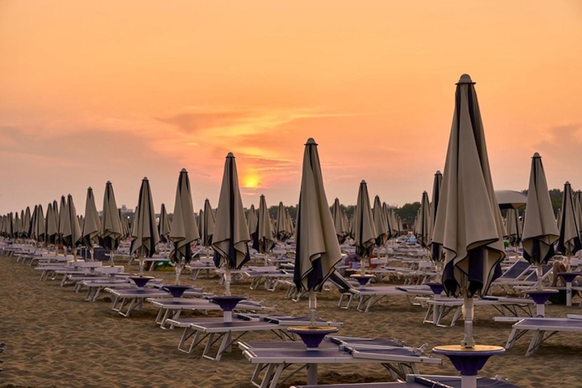 Enjoy Your Holidays From Our Magnificent Terrace Apartment Bibione Exterior photo